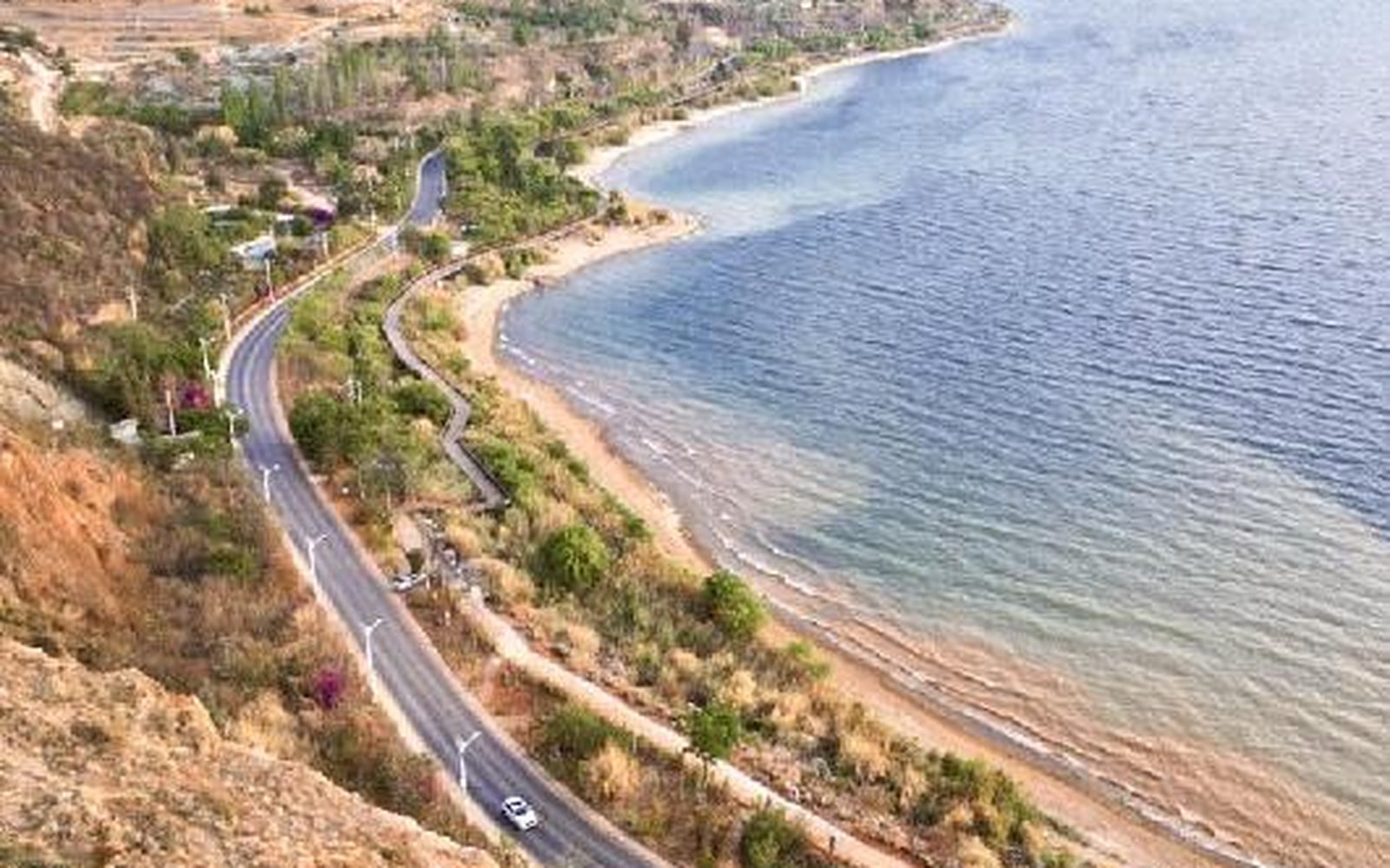 抚仙湖环湖公路